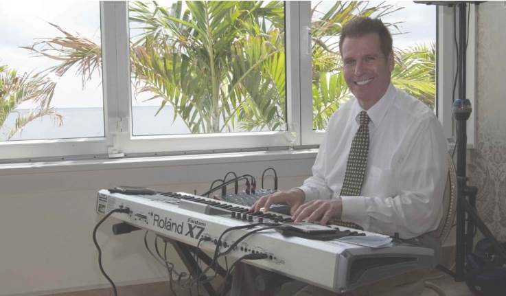 Arnie Abrams Keyboard Player